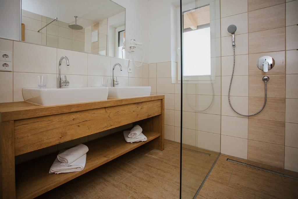 Apartmenthaus Strasswirt De Luxe Tropolach Ngoại thất bức ảnh